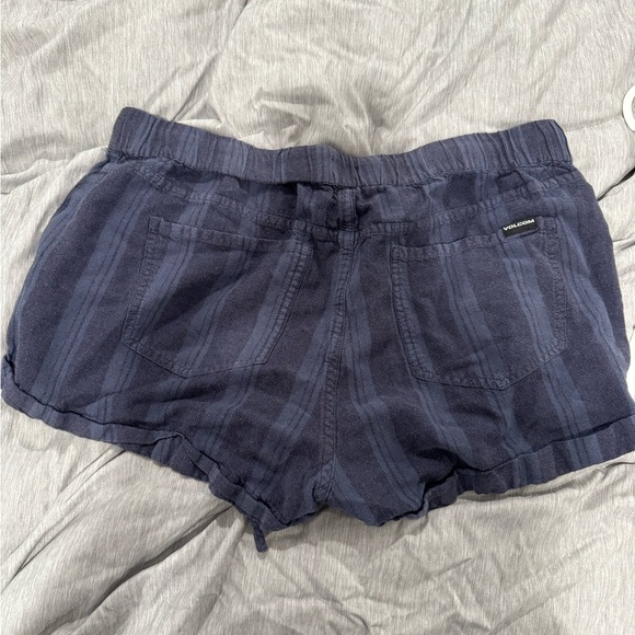 Volcome Sunday Strut shorts, medium, lightly used - Picture 2 of 3